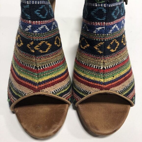 Roper Multicolor Patterned Sandals - Picture 3 of 6